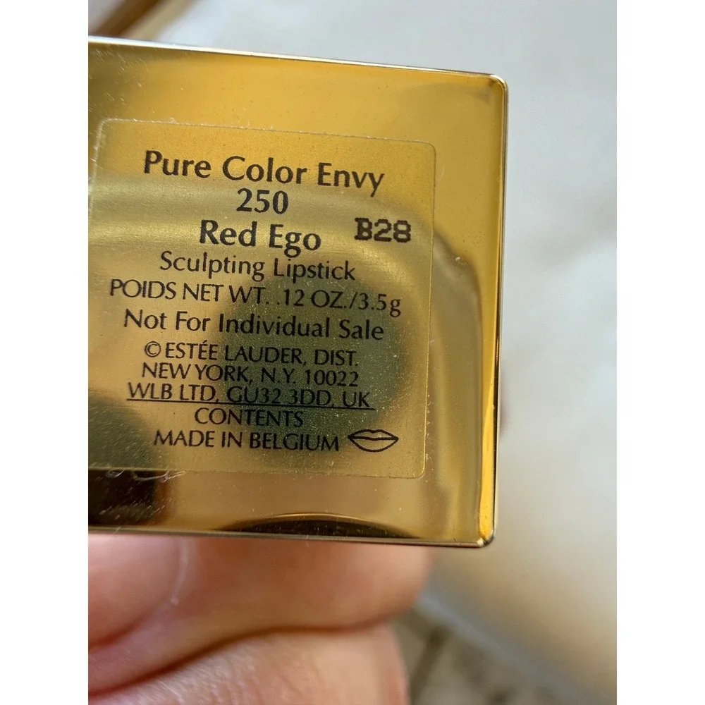 Estee Lauder Pure Color Envy 250 Red Ego Sculpting Lipstick Gold Case